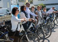 Gemeinsam „Betriebliche Gesundheitsschätze entdecken“: Bild (von links nach rechts): Ing. Natascha Kojadinovic (Avai Plastiks), Mag. Romana Schwab (ITG Salzburg), Mag. Stefan Baumgartner (SGKK), Landtagspräsidentin Dr. Brigitta Pallauf, Mag. Angelika Bukovski (AVOS und AMD Salzburg), Mag. Martin Klaushofer (Teamkauf - Warenhandels GmbH), Mag. Sandra Kröll (AMD Salzburg), Dr. Peter Kowatsch (Vorsitzender AVOS und AMD Salzburg) Betriebliche Gesundheitsschätze entdecken