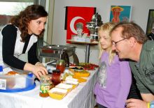 Das Projekt "Gemeinsam aufgetischt. Gerichte aus aller Welt" wurde am Kongress in Berlin vorgestellt.