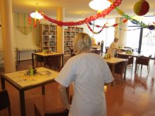 Angestellte im Pflegedienst haben selten Zeit für eine entspannende Pause.