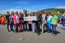 Foto (v.l.): Bgmst. Ing. Johann Mühlbacher, Arbeitskreisleiterin Monika Jell, Mag. Maria Pramhas, AVOS,  und Landtagsabgeordneter Dr. Josef Schöchl mit dem Arbeitskreis der Gesunden Gemeinde. Copyright Fotos: Richard Payr