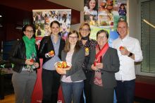 Bildunterschrift: v.l. Astrid Fitzga, Johanna Ziegler, Sophie Waldmann, Angelika Bukovski, Heidelinde Neumann, Holger Förster