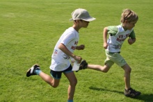 Volksschüler auf der Jagd nach Orientierungspunkten.