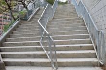 Stiegen können zur Barriere werden. (Bildquelle: 123rf.de)