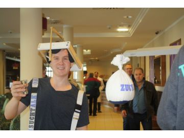 Ein Gläschen in Ehren?!