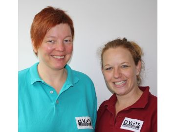 Ergotherapeutin Alexandra Mondini (links) und Logopädin Ulrike Schafhauser (rechts)
