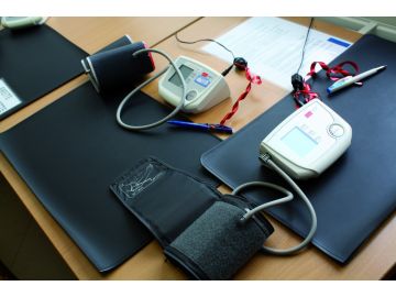 PatientInnen können jederzeit ihren Blutdruck testen.