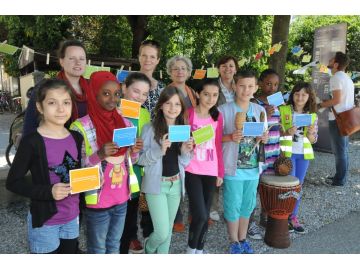 Die jungen MusikerInnen haben ihre Lieblingskärtchen bereits geerntet.