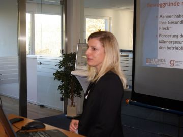 Mag. Sandra Kröll, Arbeitspsychologin des AMD Salzburg, wird das Projekt men@work mit der Firma Reindl durchführen.