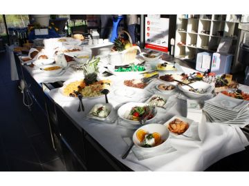 ... gesundes Frühstück für ihre Männer.