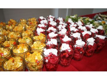 Köstlichkeiten von Hermann liefert für unsere Gäste.