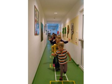 unsere beliebte Hüpfstraße