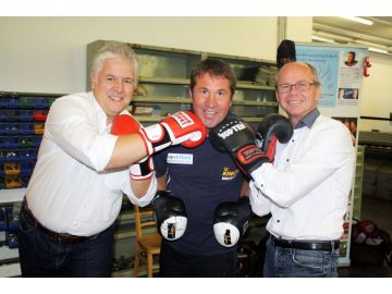 SGKK-Obmann Andreas Huss, MBA und Landeshauptmann stv. Dr. Christian Stöckl trainierten mit Conny König aktiv mit.